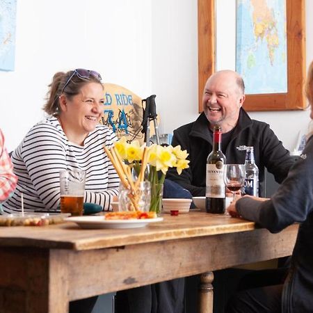 Ocean Backpackers Self-Catering Hostel Ilfracombe Esterno foto