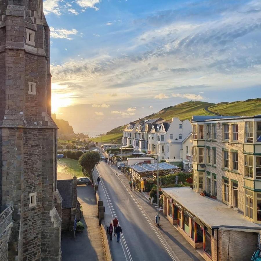 Ocean Backpackers Self-Catering Hostel Ilfracombe Esterno foto