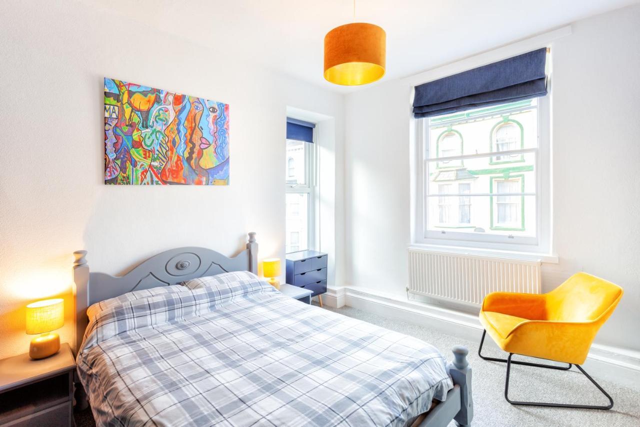 Ocean Backpackers Self-Catering Hostel Ilfracombe Esterno foto