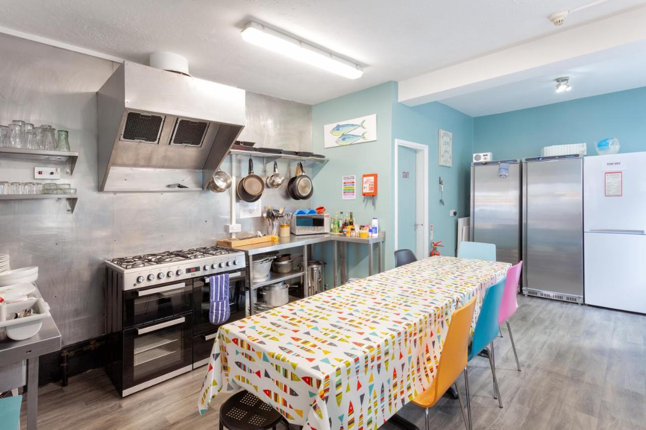 Ocean Backpackers Self-Catering Hostel Ilfracombe Esterno foto