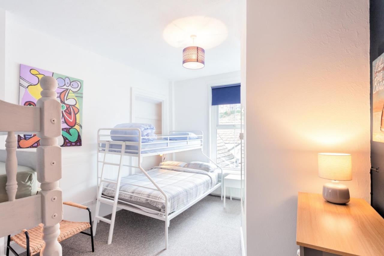 Ocean Backpackers Self-Catering Hostel Ilfracombe Esterno foto