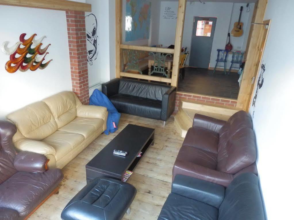 Ocean Backpackers Self-Catering Hostel Ilfracombe Esterno foto
