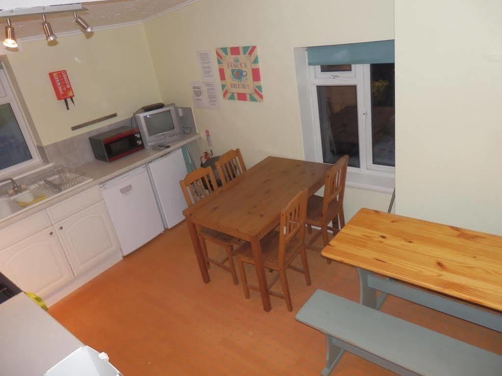 Ocean Backpackers Self-Catering Hostel Ilfracombe Esterno foto