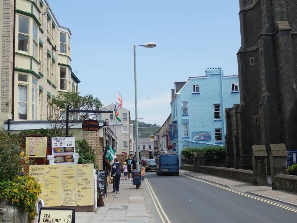 Ocean Backpackers Self-Catering Hostel Ilfracombe Esterno foto