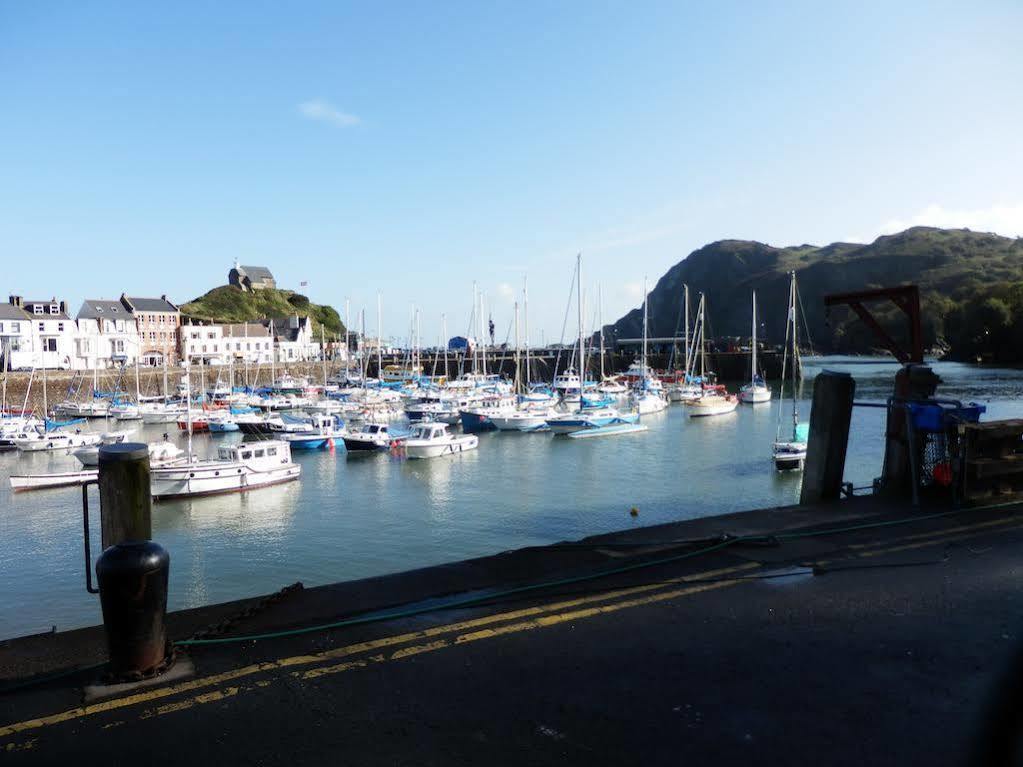 Ocean Backpackers Self-Catering Hostel Ilfracombe Esterno foto