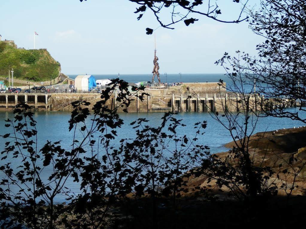 Ocean Backpackers Self-Catering Hostel Ilfracombe Esterno foto