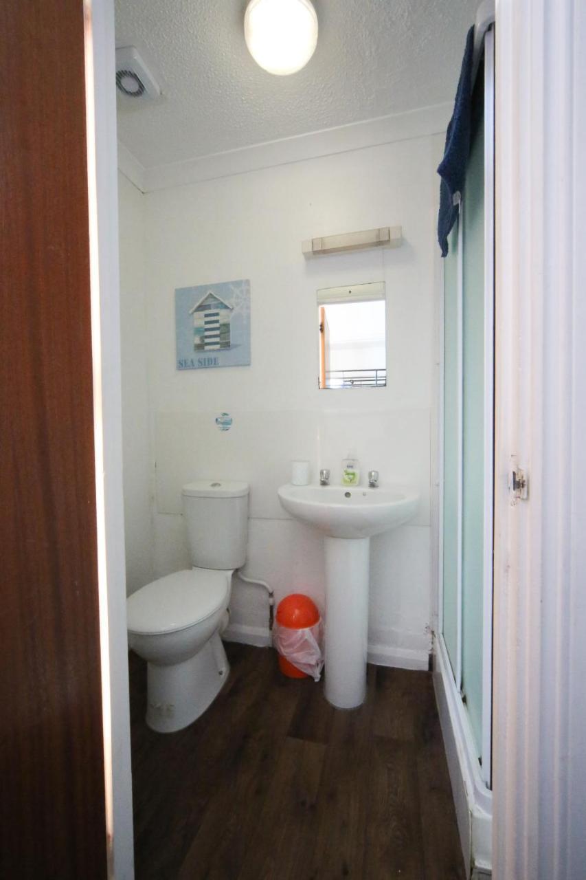 Ocean Backpackers Self-Catering Hostel Ilfracombe Esterno foto